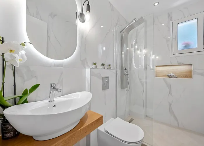 Aristo By Estia *